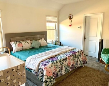 3137 Grimaldo Drive - Photo Thumbnail 5