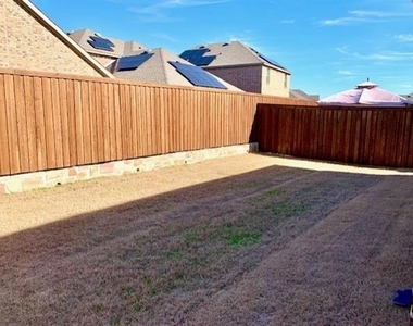 3137 Grimaldo Drive - Photo Thumbnail 14