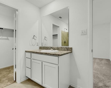 402 Harvest Street - Photo Thumbnail 20