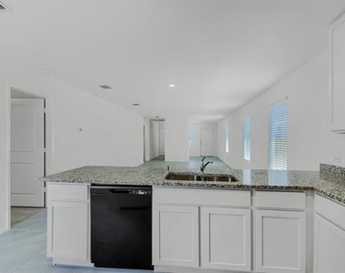 402 Harvest Street - Photo Thumbnail 14