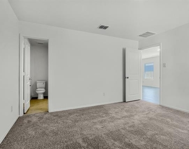 402 Harvest Street - Photo Thumbnail 16