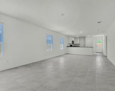 402 Harvest Street - Photo Thumbnail 5