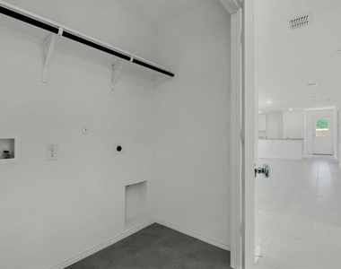 402 Harvest Street - Photo Thumbnail 26