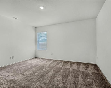 402 Harvest Street - Photo Thumbnail 18