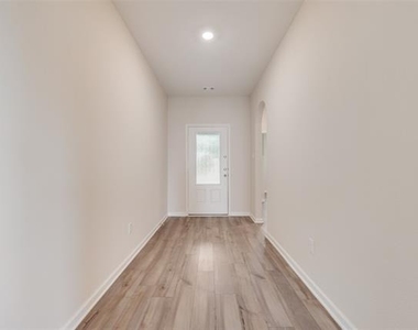 281 Moonstone Way - Photo Thumbnail 2