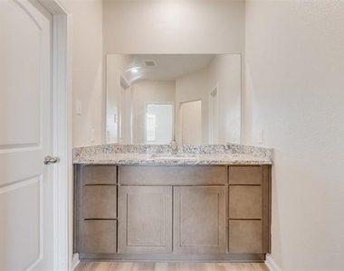 281 Moonstone Way - Photo Thumbnail 15