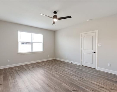 2113 Atwood Drive - Photo Thumbnail 9
