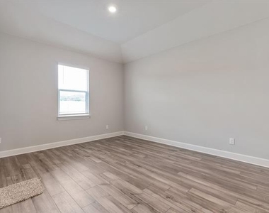 2113 Atwood Drive - Photo Thumbnail 4