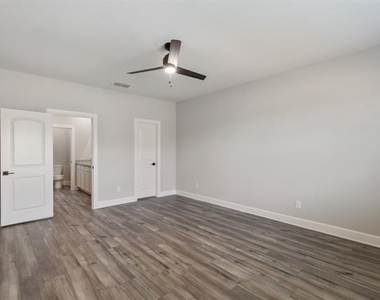 2113 Atwood Drive - Photo Thumbnail 8