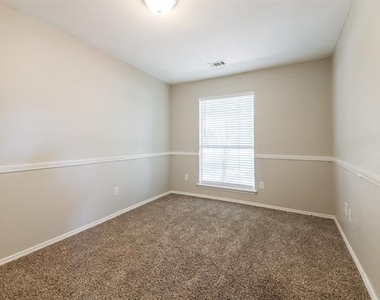415 N Gaston Drive - Photo Thumbnail 13