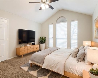 415 N Gaston Drive - Photo Thumbnail 11