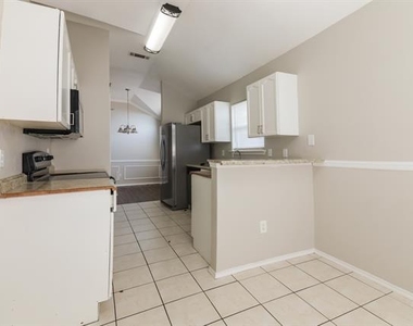 415 N Gaston Drive - Photo Thumbnail 7
