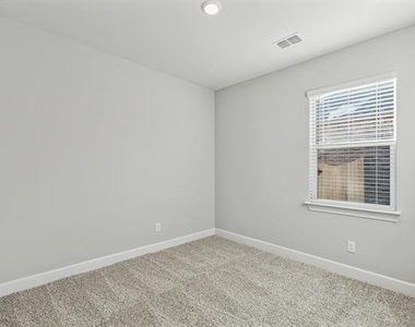929 Emerson Drive - Photo Thumbnail 17