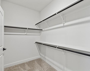 929 Emerson Drive - Photo Thumbnail 16