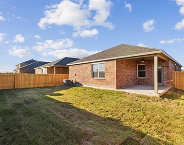 929 Emerson Drive - Photo Thumbnail 23