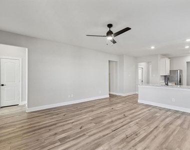 929 Emerson Drive - Photo Thumbnail 10