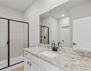929 Emerson Drive - Photo Thumbnail 14