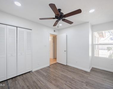 2145 S Dorsey Lane - Photo Thumbnail 16