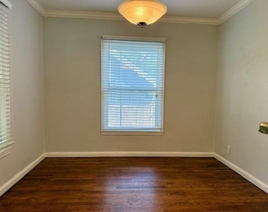 2816 Westridge Avenue - Photo Thumbnail 7