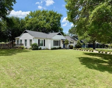 2816 Westridge Avenue - Photo Thumbnail 1