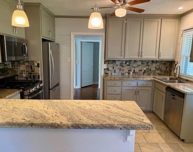 2816 Westridge Avenue - Photo Thumbnail 4