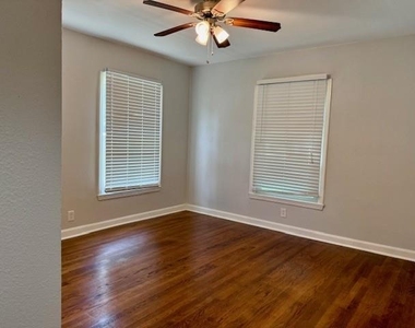 2816 Westridge Avenue - Photo Thumbnail 8