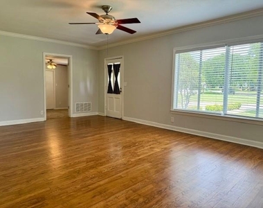2816 Westridge Avenue - Photo Thumbnail 2