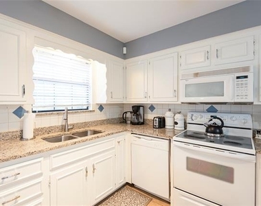 6910 Winding Creek Court - Photo Thumbnail 12