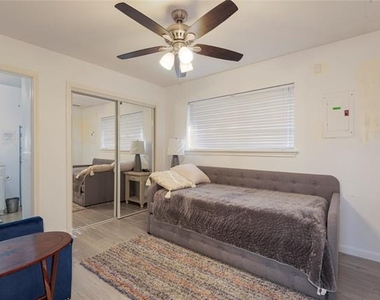6910 Winding Creek Court - Photo Thumbnail 19