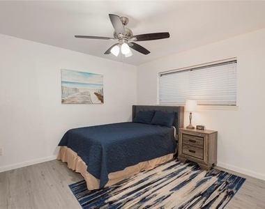 6910 Winding Creek Court - Photo Thumbnail 21