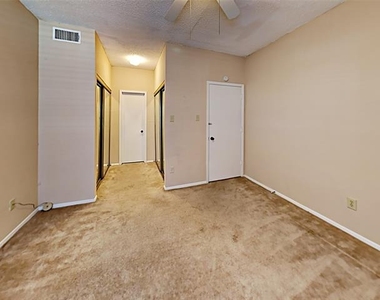 5740 Martel Avenue - Photo Thumbnail 9