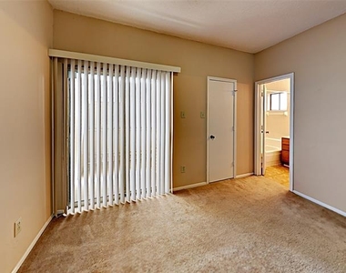 5740 Martel Avenue - Photo Thumbnail 14