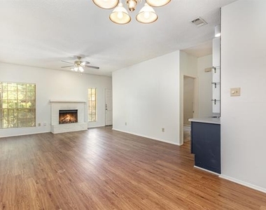 5740 Martel Avenue - Photo Thumbnail 3