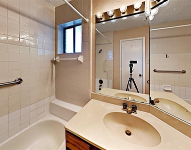 5740 Martel Avenue - Photo Thumbnail 15