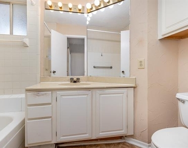 5740 Martel Avenue - Photo Thumbnail 16