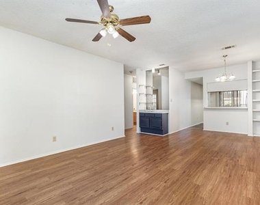 5740 Martel Avenue - Photo Thumbnail 2