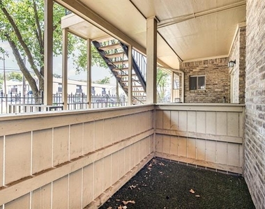 5740 Martel Avenue - Photo Thumbnail 6
