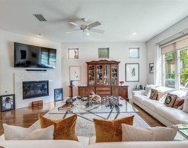 5611 Martel Avenue - Photo Thumbnail 3