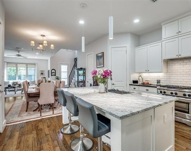 5611 Martel Avenue - Photo Thumbnail 12