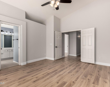 22027 N 73rd Avenue - Photo Thumbnail 6