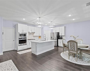 913 Adelyn Street - Photo Thumbnail 8