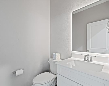 913 Adelyn Street - Photo Thumbnail 14
