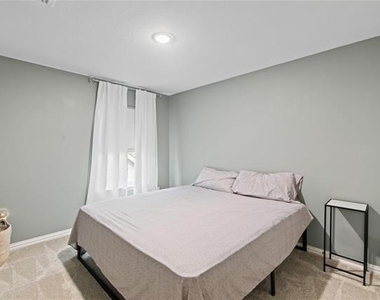 913 Adelyn Street - Photo Thumbnail 22