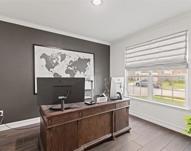 913 Adelyn Street - Photo Thumbnail 13