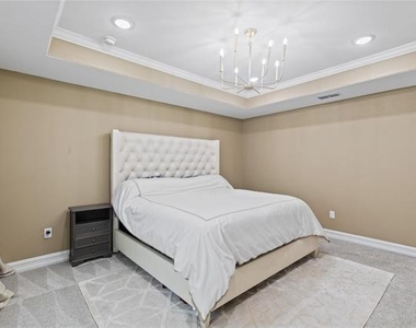 913 Adelyn Street - Photo Thumbnail 16