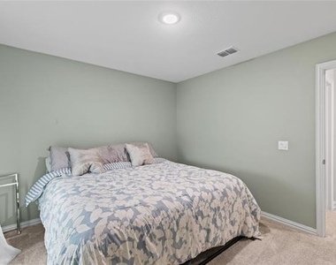 913 Adelyn Street - Photo Thumbnail 20