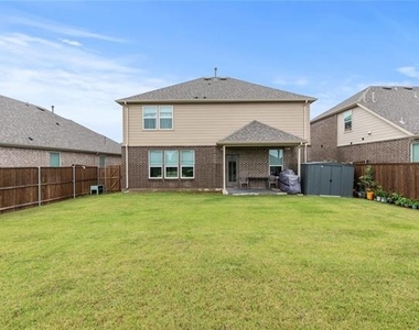 913 Adelyn Street - Photo Thumbnail 24