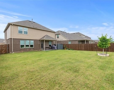 913 Adelyn Street - Photo Thumbnail 25