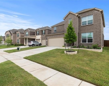 913 Adelyn Street - Photo Thumbnail 31