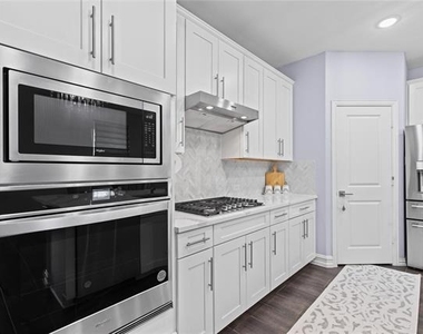913 Adelyn Street - Photo Thumbnail 11